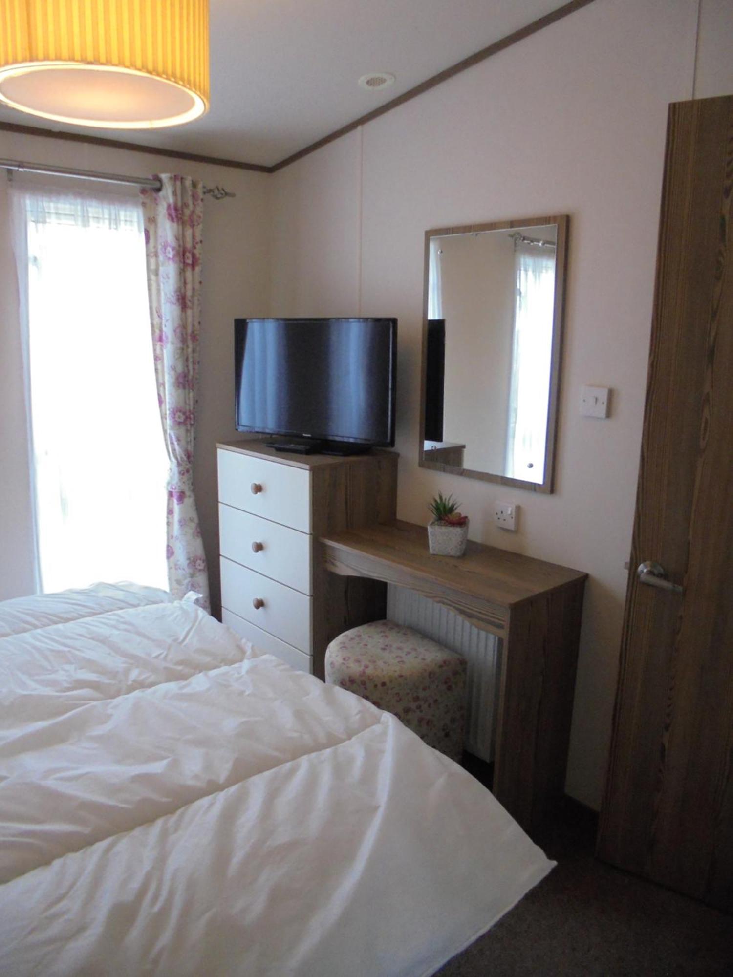 The Grange Ingoldmells: Elan 6 Berth, Central Heated, Wrap Around Decking Dış mekan fotoğraf